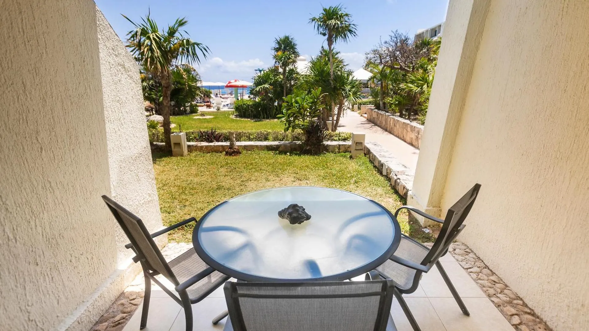 Garden Level With Partial Ocean View Hotel Zone Канкун Мексика